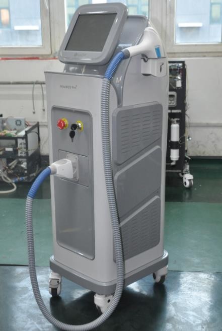 1500W 810nm आईपीएल लेजर मशीन उच्च शक्ति बालों को हटाने सौंदर्य उपकरण